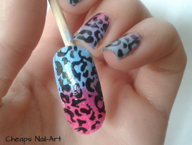 cheaps nailart. nail-art léopard